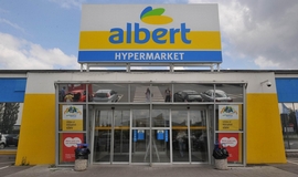 Vedení nizozemského řetězec Ahold rozhodlo v rámci nové strategie o přestavbě svých hypermarketů Albert v Česku. „Do roku 2016 remodelujeme padesát velkých obchodů v České republice na nový formát compact hyper,“ oznámil Ahold.